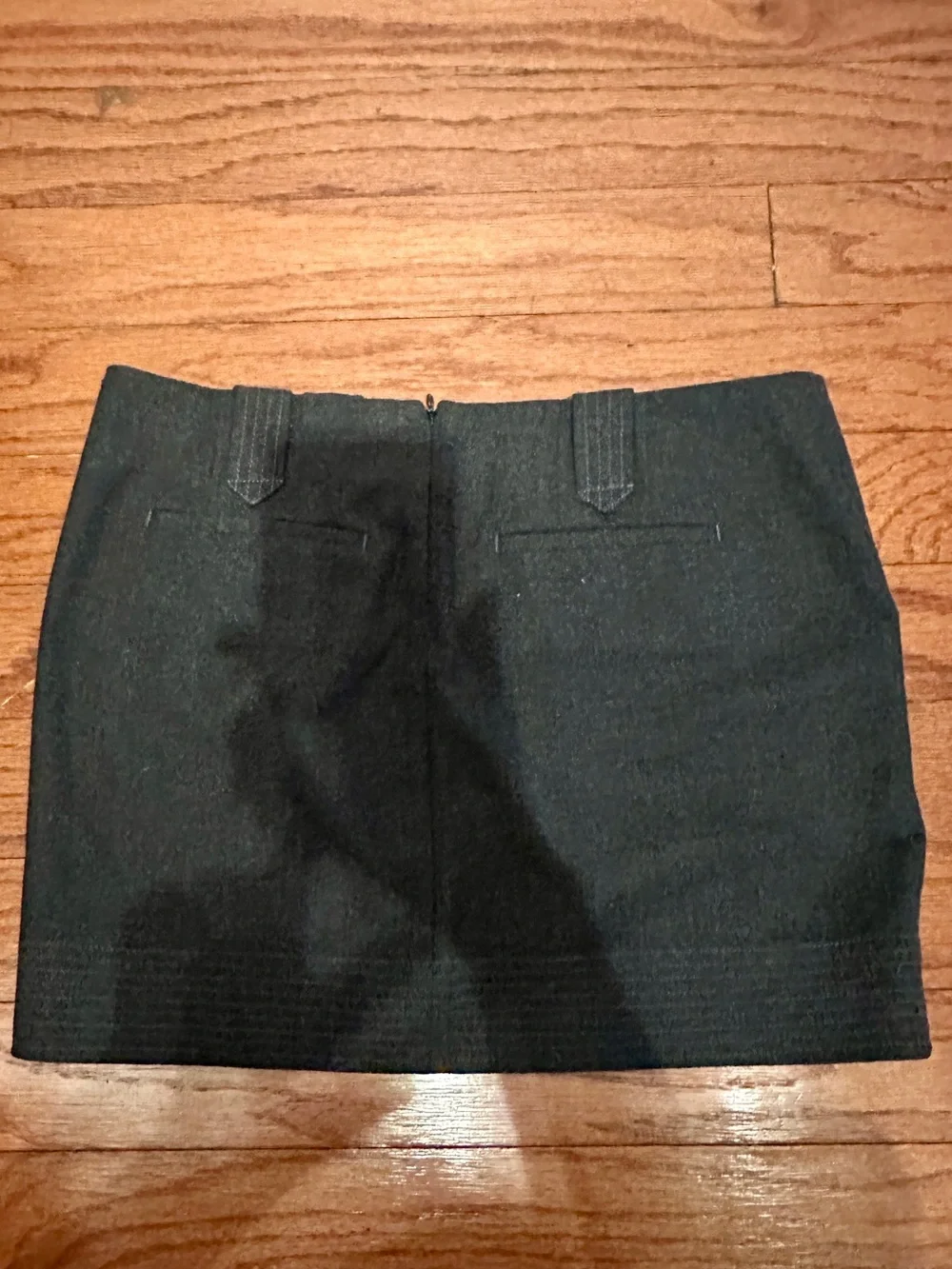 Vince sleek black